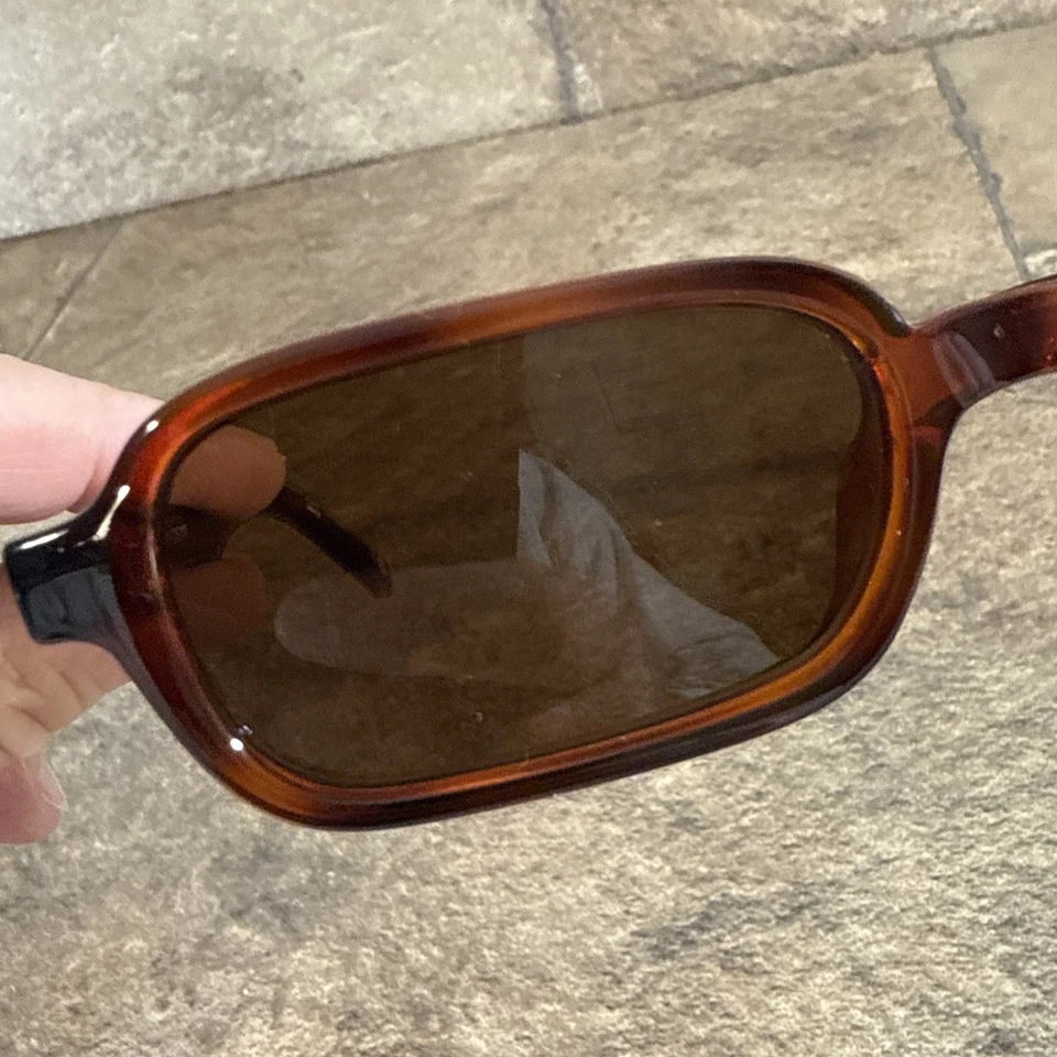 Gafas de sol Le Specs Pilferer 2352103 marrón tortuga retro rectángulo 53-19-145-32 Foto 2 de 4