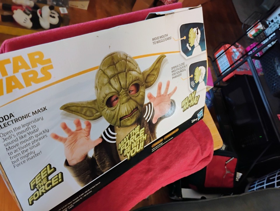 Star Wars Disney Yoda Electronic Mask W SoundsPhrases Green Clone Wars