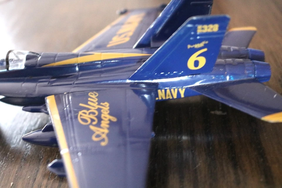 Blue Angels US Navy Avión Avión Hierro Fundido Metal Retroceso Juguete de Acción Foto 4 de 4
