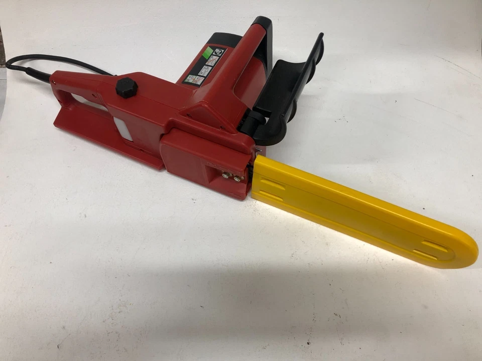 McCulloch MAC 1430 1400W Electric Chainsaw 30 CM Blade Automatic Oiler 240v New - Image 3 of 4