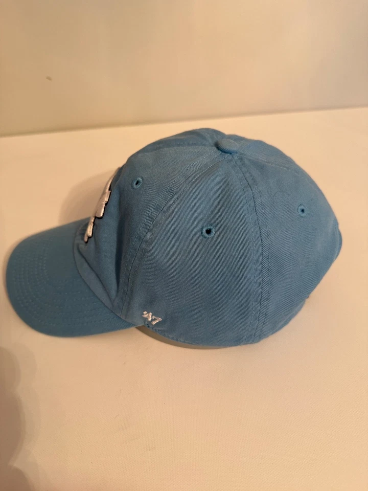 '47 Marca UNC Carolina del Norte Tacones Alquitranados Correa Elegante Sombrero/Gorra Azul Blanco Foto 2 de 4