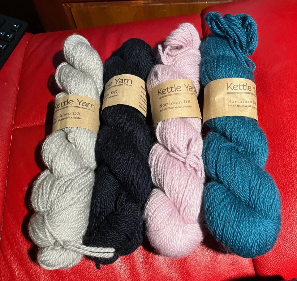Kettle Yarns NORTHIAM DK (100% British Bluefaced Leicester) - 4 Farben