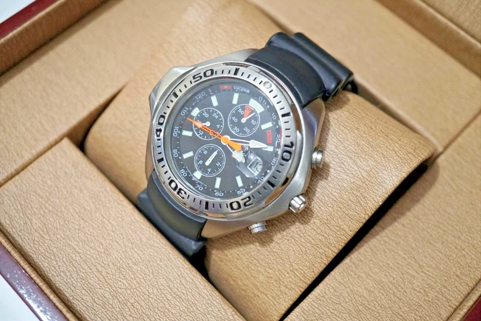 Cronógrafo de buceo Citizen Aqualand Promaster 200 m en excelente estado usado Foto 4 de 4