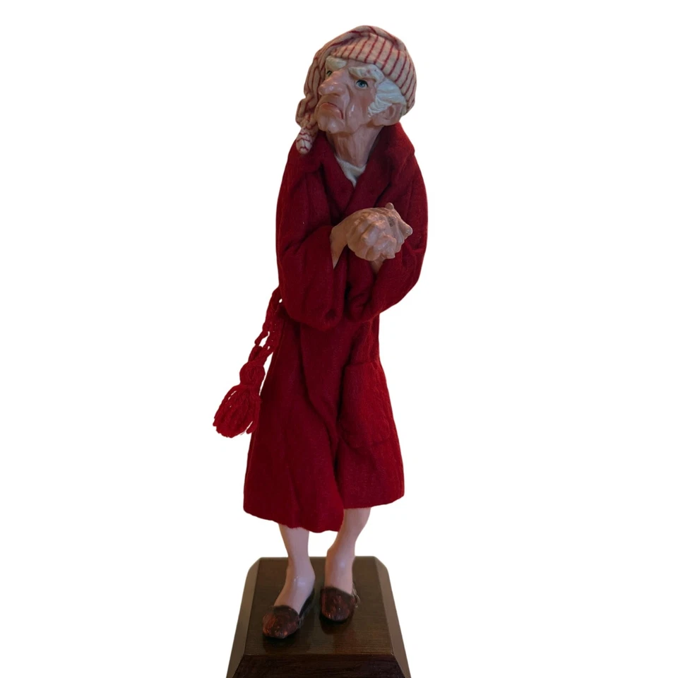 "Simpich Hecho a mano Un personaje de cuento de Navidad Scrooge en albornoz 12"" RARO USADO EN EXCELENTE ESTADO" Foto 2 de 4