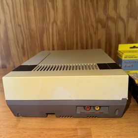 Nintendo NES-001 1985 Console 2 Controllers Power,co-axles cords Tested Working 