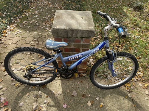 trek mountain track 220, great bargain 