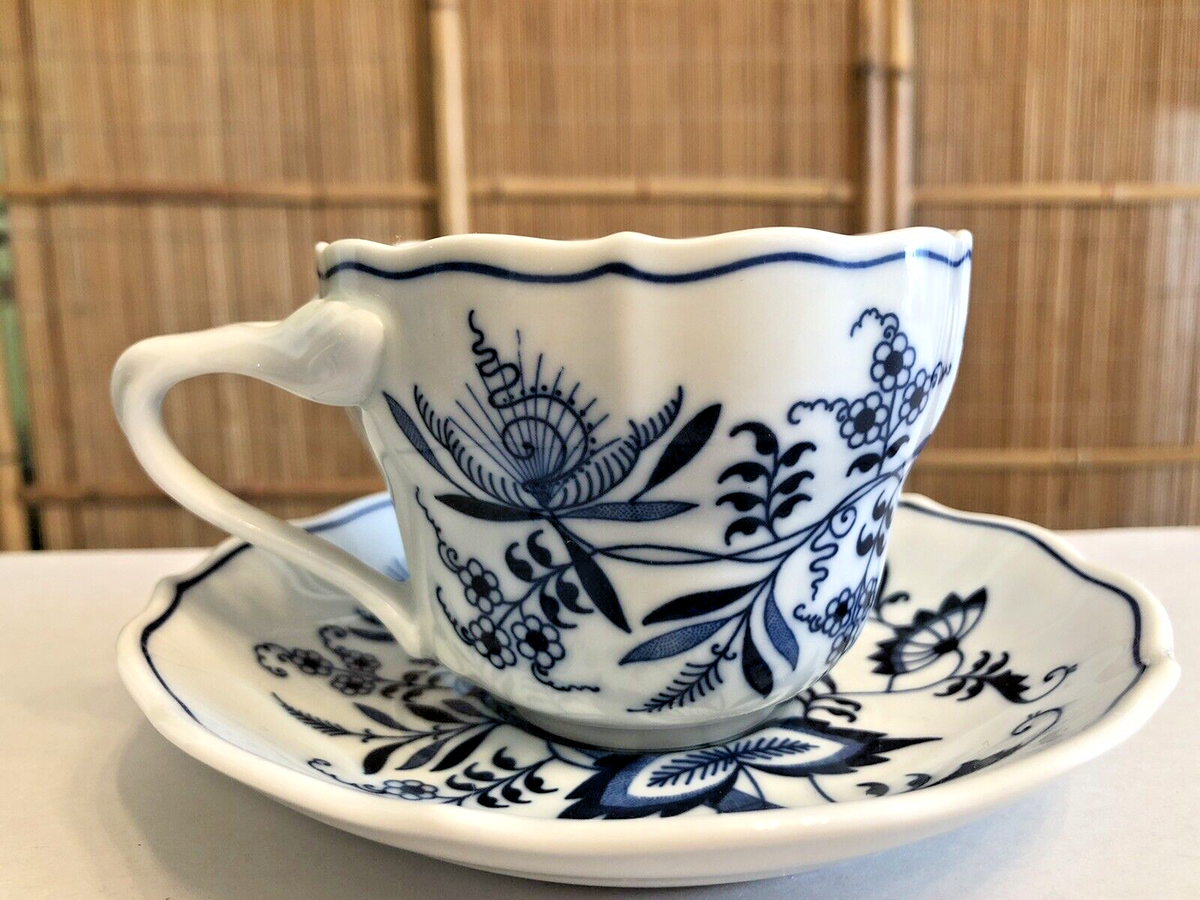 Blue Danube Japan Cup & Saucer Blue Onion Split Handle Rectangle