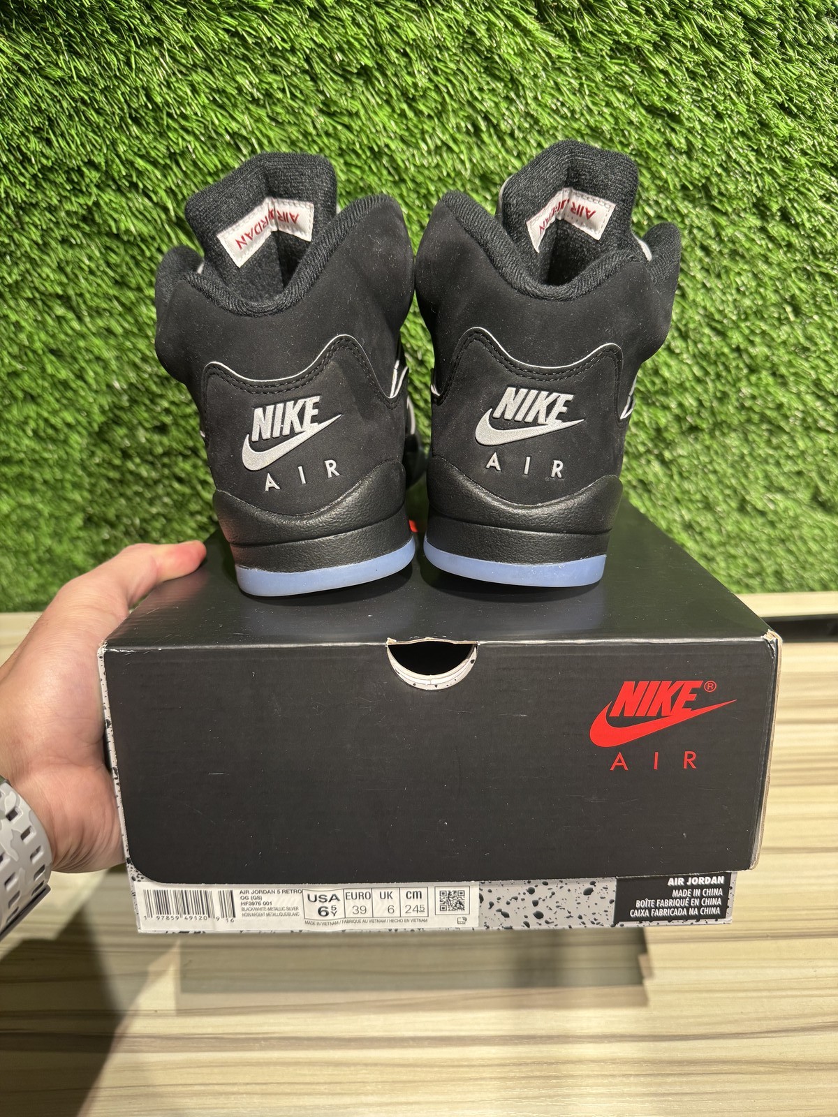 Size 6.5Y - Jordan 5 Retro OG Black Metallic Reimagined (GS) Sz 6.5Y HF3976-001  thumbnail 6