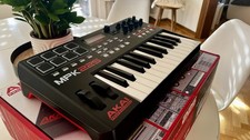 Akai Professional MPK 225 MIDI Keyboard Contr...