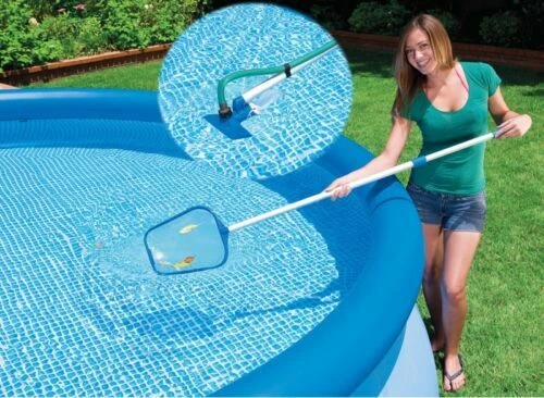 Épuisettes et brosses Intex pour le nettoyage de piscine
