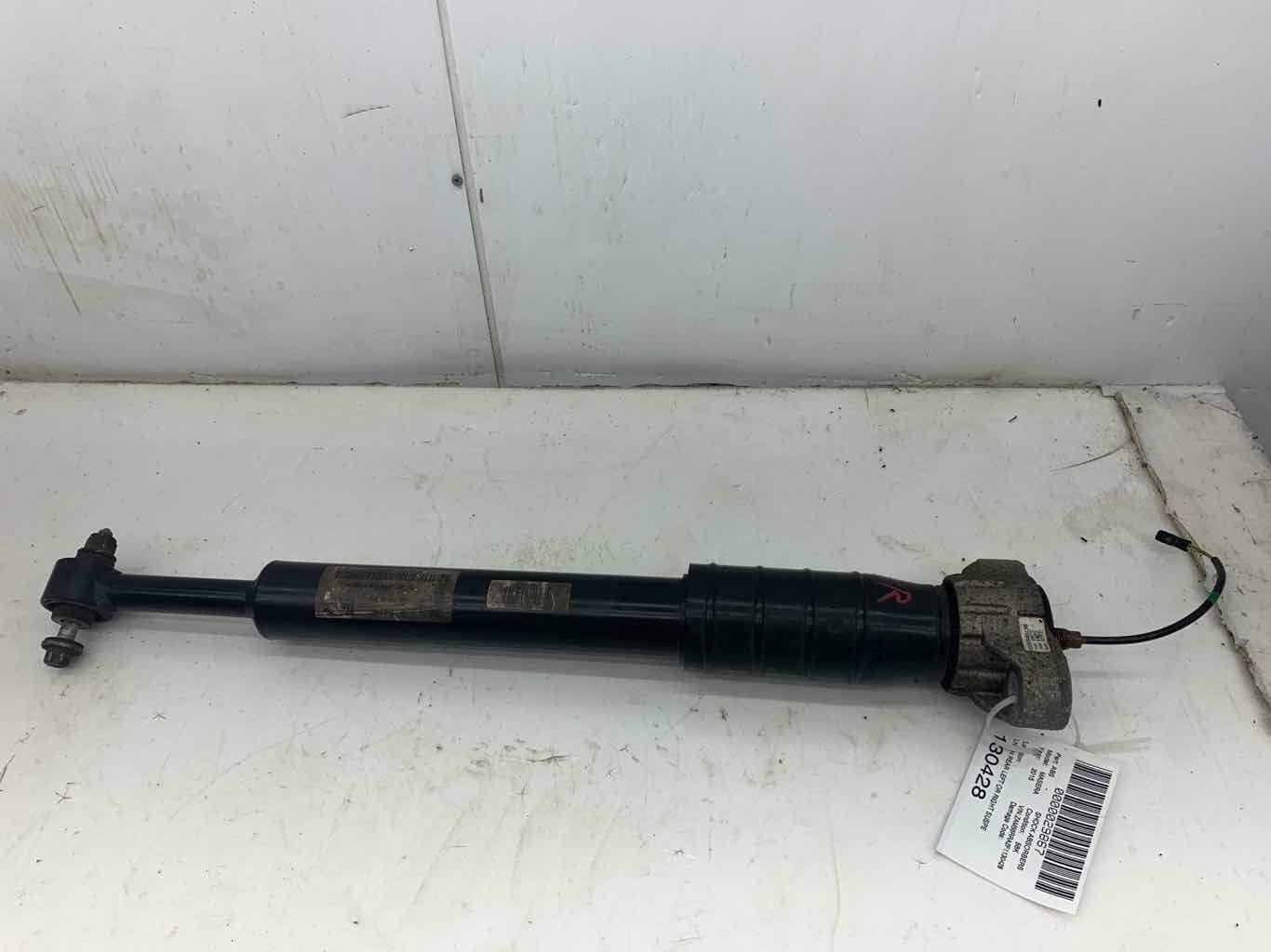 2014-2017 MASERATI QUATTROPORTE M156 OEM REAR SUSPENSION SHOCK STRUT 06700028330