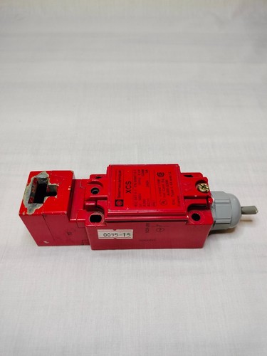 Telemecanique XCS Limit Switch AC15V 240V 3A Made in France - Picture 3 of 5