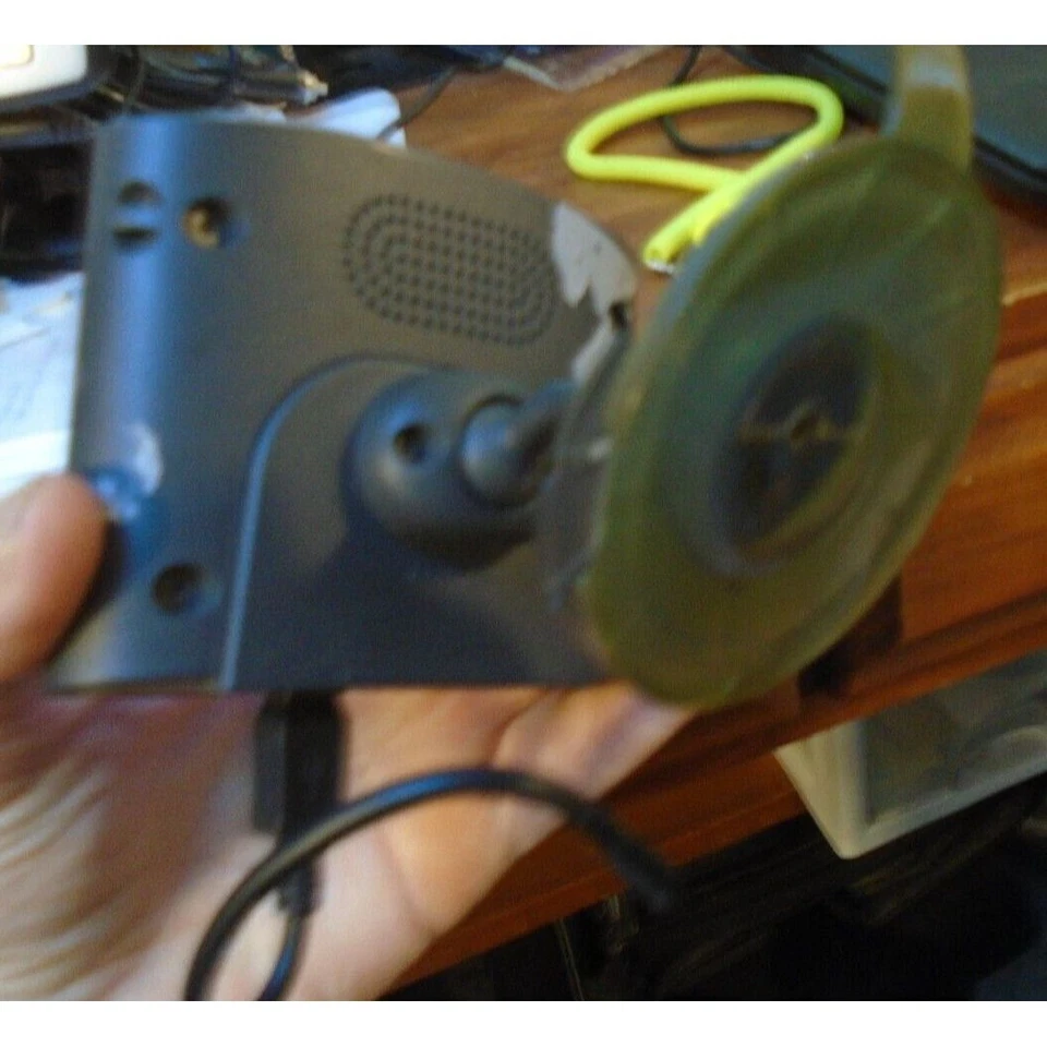 "Bundle" TomTom One 3rd Edition 1 GB GPS 4N01.002 Navigator + Car charger Cord - Image 2 of 3