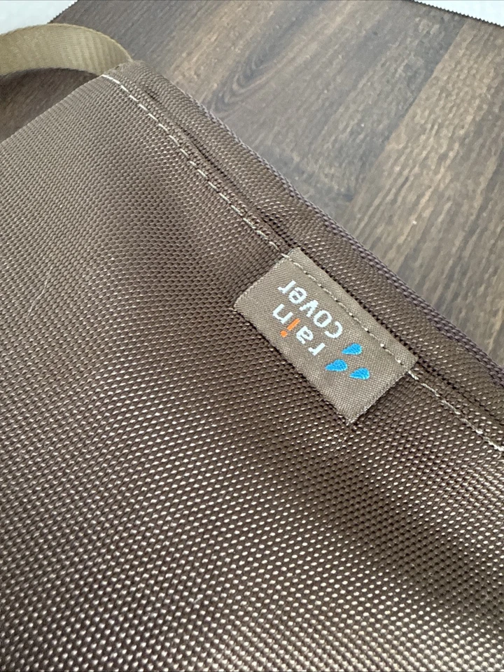 Vanguard VEO GO 15M Bolsos de Hombro/Cubierta para Lluvia - Bolso Marrón/Correa Dorada Foto 4 de 4