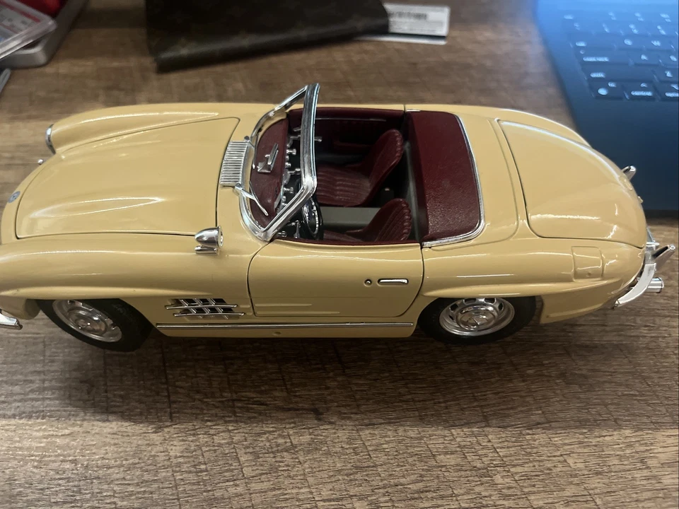 "De colección 1954 Burago Mercedes-Benz Italia 300 SL 1/18 convertible 9,1/2 X 3,3/4""" Foto 3 de 4