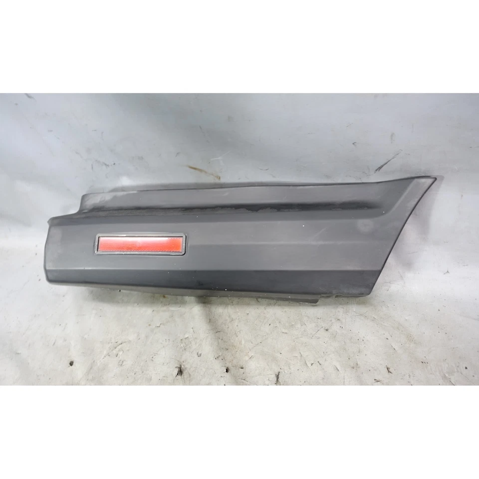 BMW E30 1986-1987 serie 3 cupé sedán parachoques trasero derecho cubierta de plástico OEM Foto 3 de 4