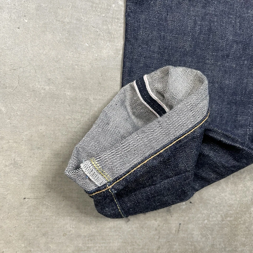 Lote de 33 pantalones de mezclilla crudos con ribete japonés de pierna recta de UES Jeans Foto 4 de 4