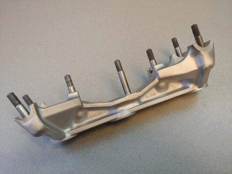 NICE USED ORIGINAL PORSCHE 356B 356C 356SC 912 ROCKER BRIDGE BASE UNIT ALUMINUM - Image 3 of 4