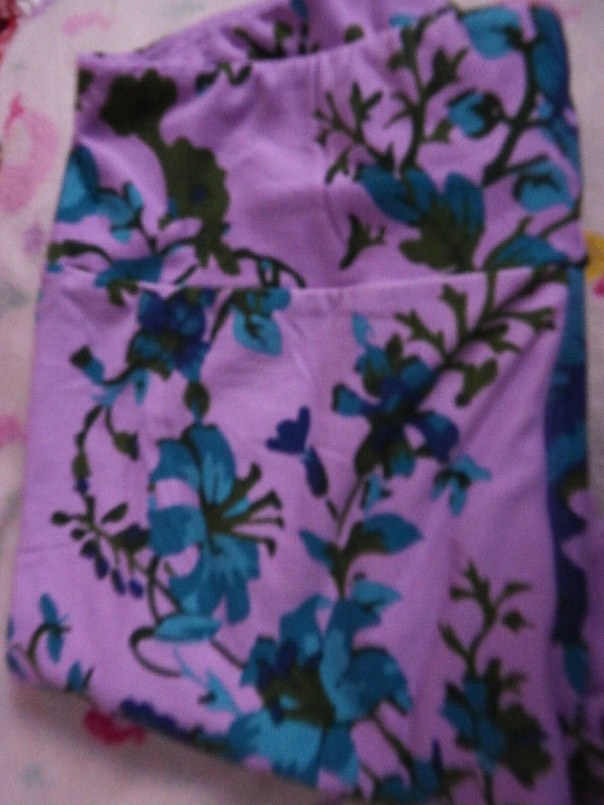 ALTRA Leggings LuLaroe sfondo floreale lilla usati delicatamente taglia TC