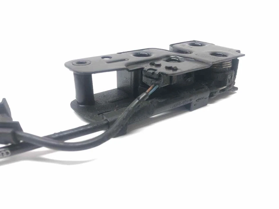 2010-2017 ---- Audi A4 S4 Allroad ---- Bloqueo de cierre del capó inferior delantero 8K1823746 Foto 3 de 4