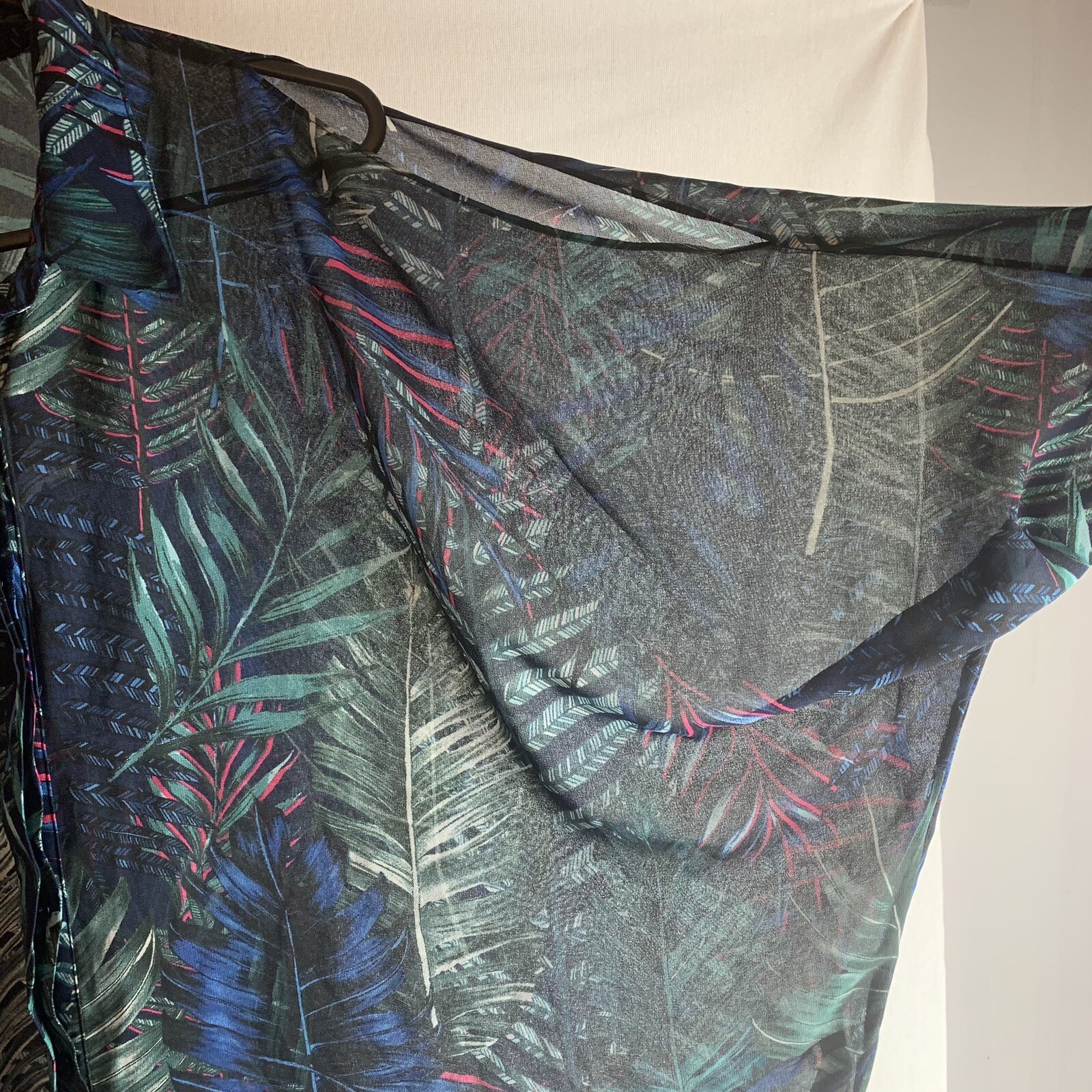 Apricot Leaf Pattern Shoulder Split Sheer Up Butt… - image 4