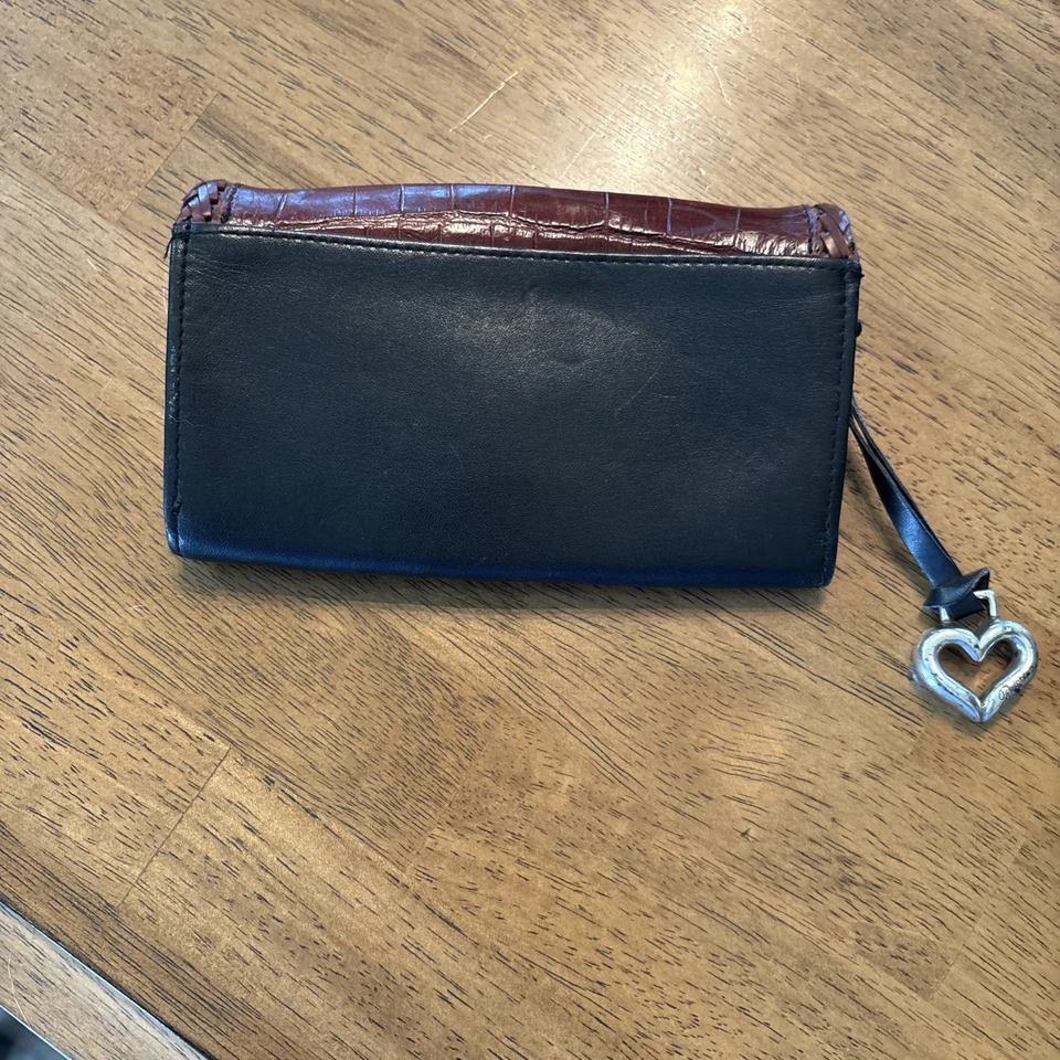 Estuche Rígido Gafas BRIGHTON De Colección Marrón Cocodrilo Cuero Negro Plata Corazón Dije Foto 2 de 3