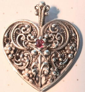 925 Sterling Silver Heart Pendant Natural Red Round Garnet 1 Stone Signed