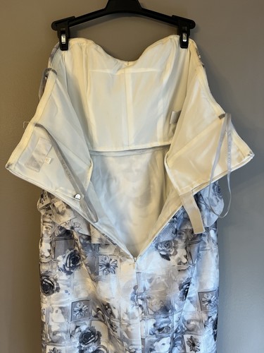 Vestido Mikael Aghal Capas Peplum Floral Blanco y Blanco Talla 8 - Imagen 6 de 13