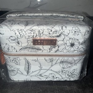 DoTerra Essential Oils Carrying Case Storage Box  16 slots ~ 6 loops New/ Sealed