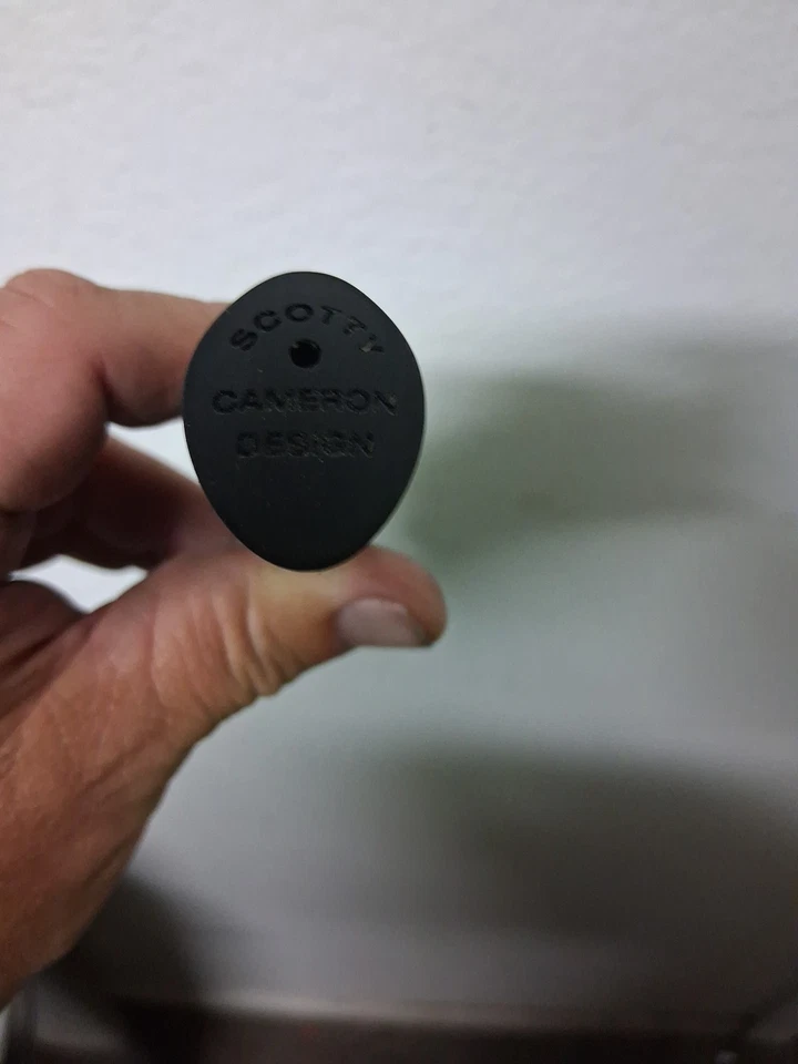 New Titleist Scotty Cameron Full Contact Putter Grip Black/White - Image 4 of 4