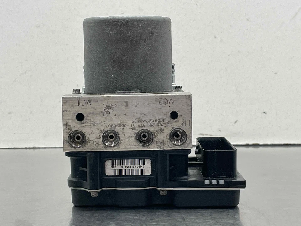 2011 Chevy Silverado 1500 ABS антиблокировочный тормозной насос полный привод 36k миль OEM 20896907 - Изображение 4 из 4