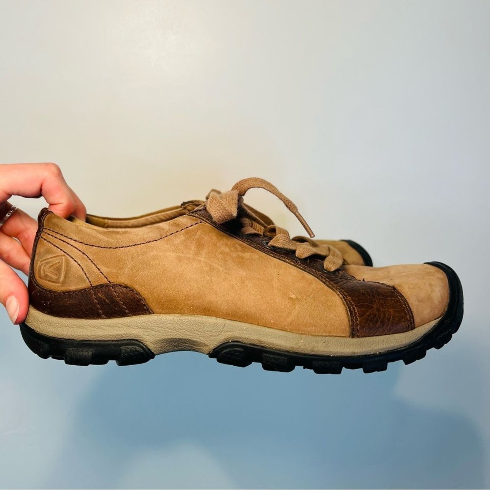 KEEN Men Dawson Brown Hiking Oxford Sneaker for Outdoor Adventures