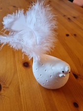 Keramikfigur Huhn mit echten Federn Figur Ostern Deko handgegossen