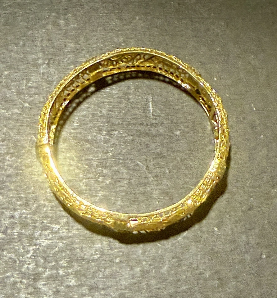 "Impresionante brazalete brazalete de filigrana abierto tono dorado NUEVO se adapta a 2 1/4"" en el interior" Foto 2 de 2