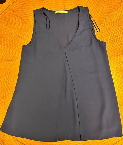 Daniel Rainn Women's Blue Pleated V Neck Top Size Small Blouse -no tag Small