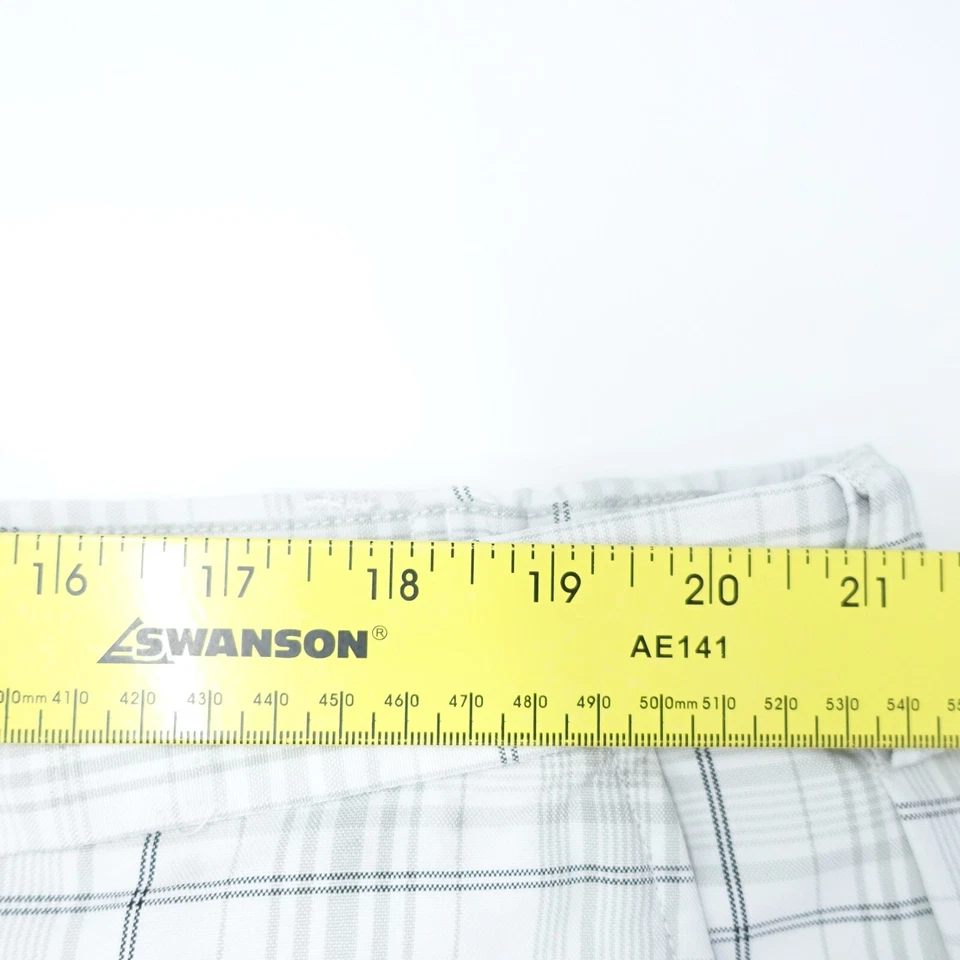 Haggar 短裤男式 42 灰色白色格子 100% 聚酯纤维斜杠口袋拉链门襟 — 第 2/4 张图片