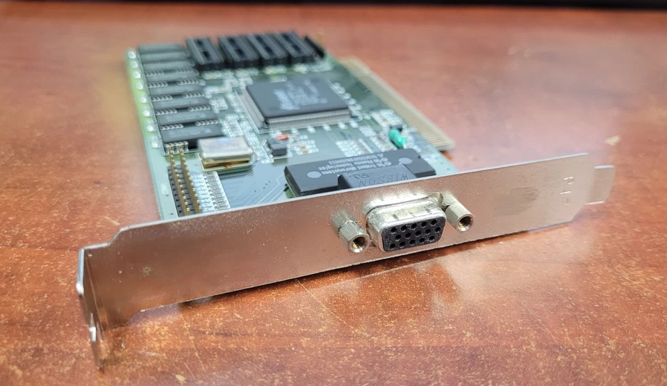 Vintage Trident TGUI9440AGi PCI Video Card 1MB - Image 2 of 4