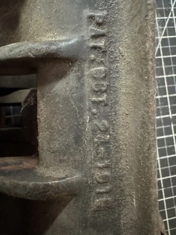 "Antiguo carro de heno 1916 - Probablemente Myers - portador de granero de hierro fundido - 20"" x 18""" Foto 2 de 4