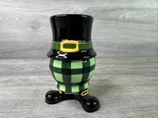 Bella Casa by Ganz Nesting Leprechaun Hat and Pants salt and pepper shakers NEW