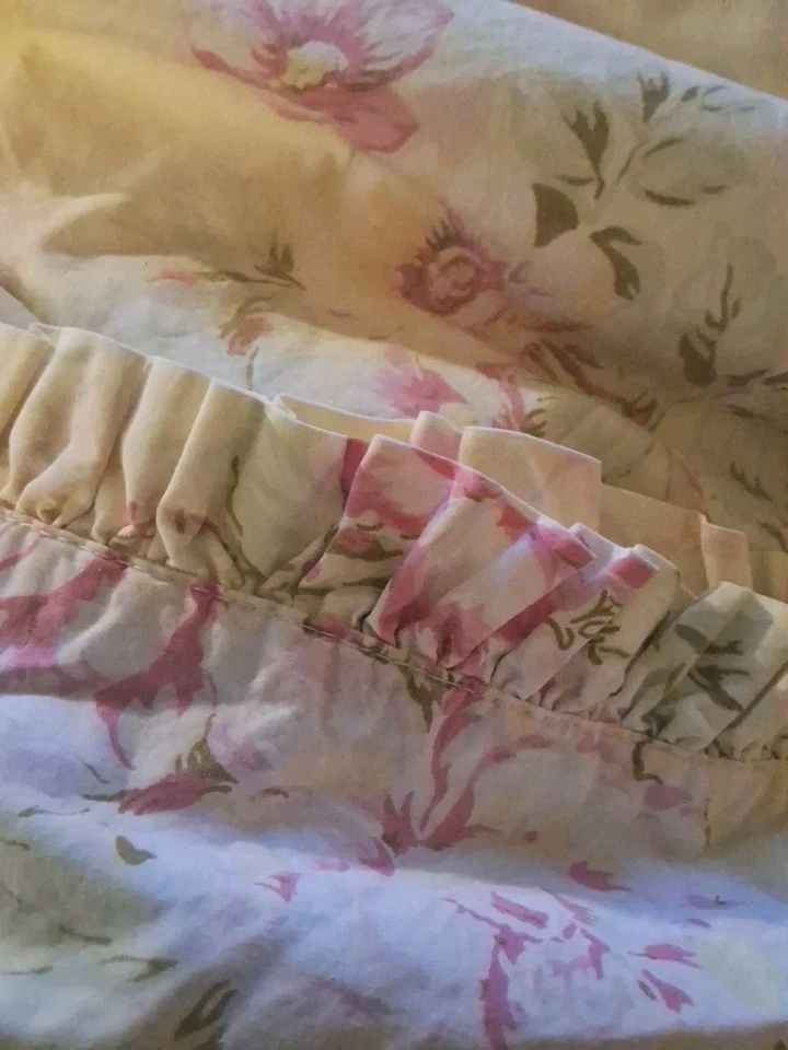 Sábana plana floral Pine Cone Hill Caroline Queen con FUNDA DE ALMOHADA ST amarilla con volantes Foto 2 de 4