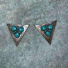 Vintage srebrne końcówki kołnierza z turkusowymi kamieniami na górze biżuteria fantazyjna