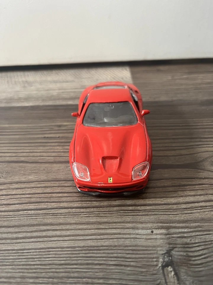 Puertas de exhibición de coche de juguete Ferrari F550 rojas antiguas abiertas coleccionables WELLY  Foto 4 de 4