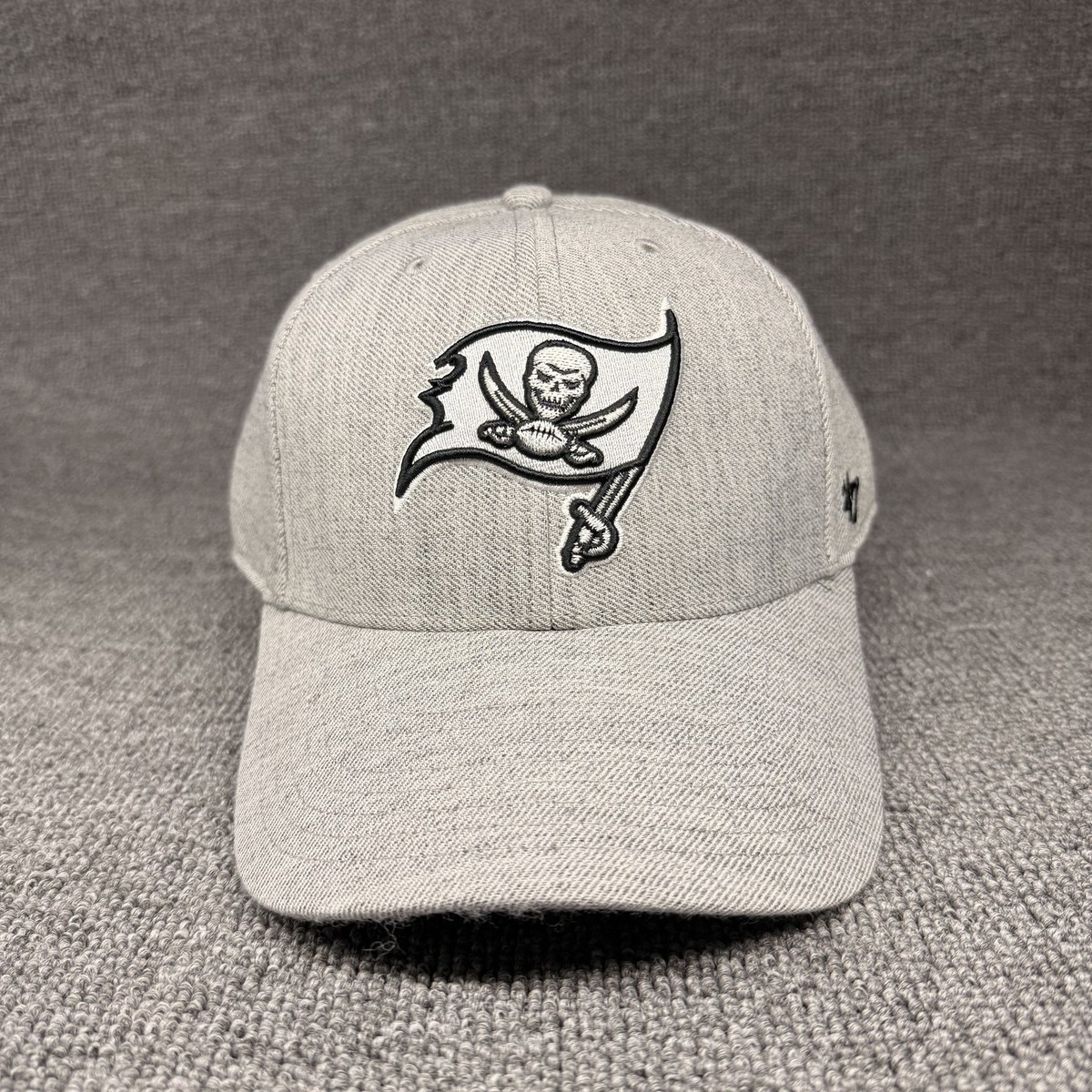New 47 Brand Tampa Bay Buccaneers NFL Clean Up Adjustable Hat Gray Black