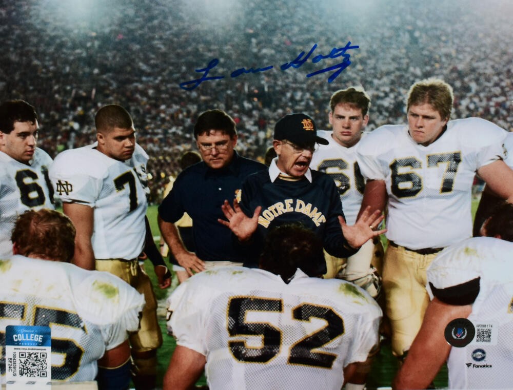 Lou Holtz Autographed Signed Notre Dame Fighting Irish Notre Dame 8x10 Huddle Photo- Beckett W Hologram *Blue 