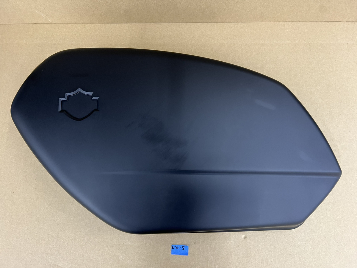 2018-2023 OEM Harley-Davidson Sport Glide LEFT Saddlebag Cover 90201451