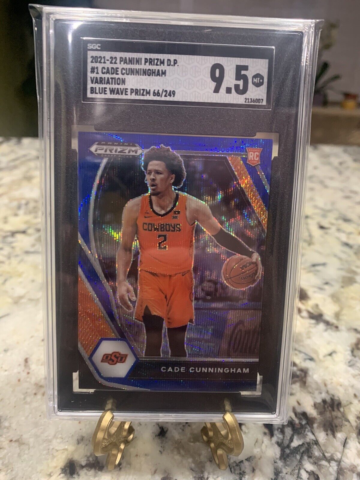 NBAカード　cade cunningham blue wave RC