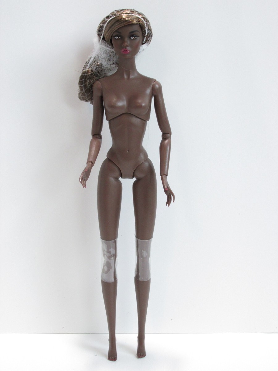 GORGEOUS POPPY PARKER WITH COA & EXTRA LEGS OBSESSION