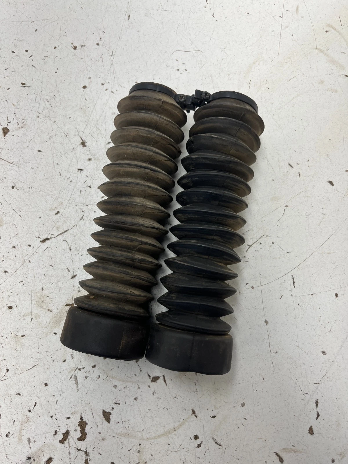 18 2018 Honda CRF125F Crf 125 f OEM GOOD Fork Tube Cover Clamps