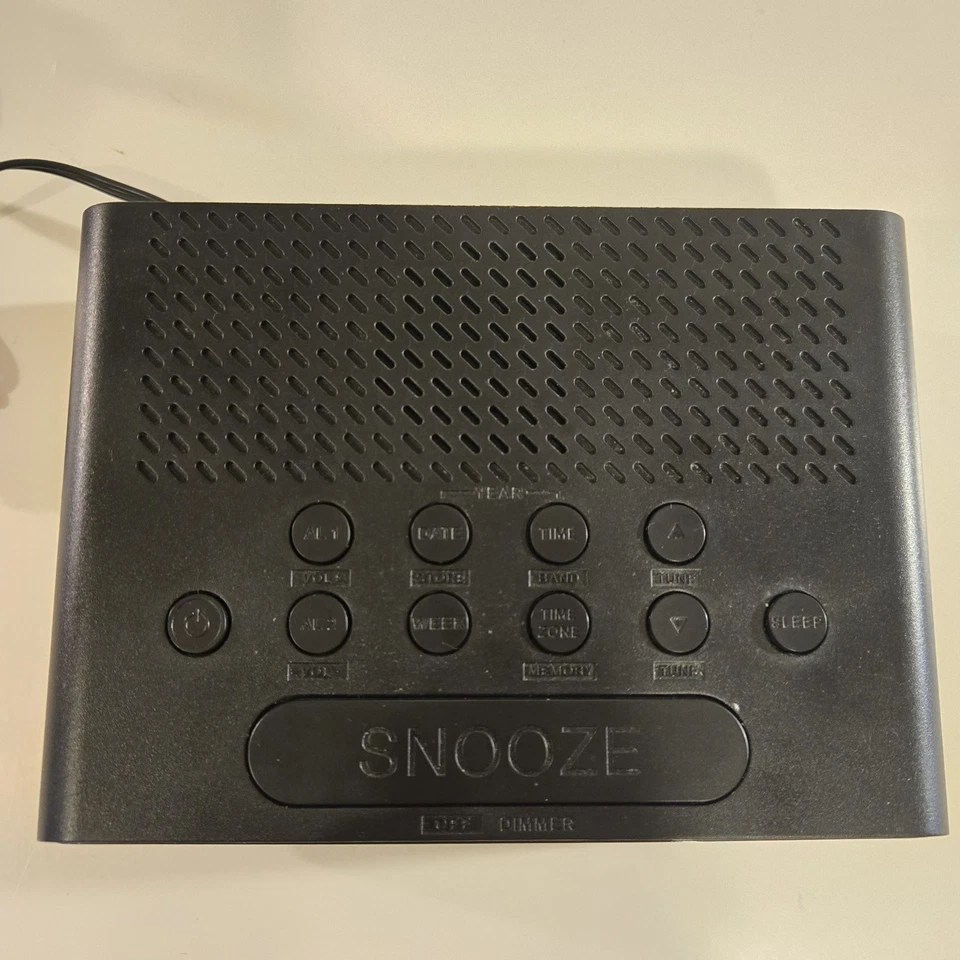 Emerson CKS1900 Digital SmartSet Clock Radio w/ Owner’s Manual CKS 1900 - Image 2 of 4