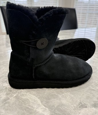 UGG Boots Womens 8 Bailey Button Winter Boots Black Suede Pull on 